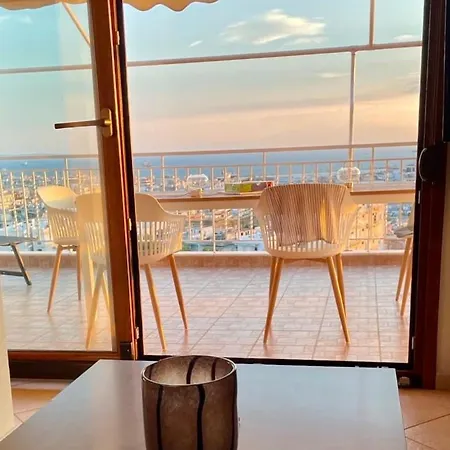 アパート Panoramic View Penthouse Nikopol *