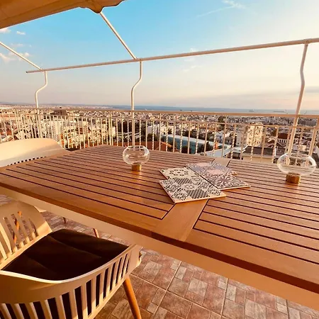 アパート Panoramic View Penthouse Nikopol テッサロニキ